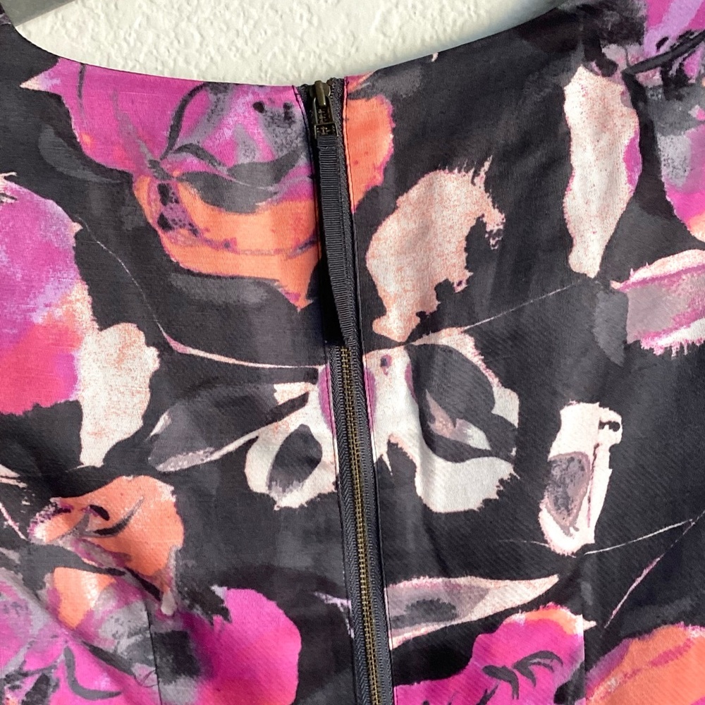 \Banana Republic\ Floral Fitted Midi Dress - Picture 12 of 16